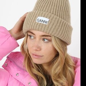 GANNI recycled wool knit hat tiger’s eye
